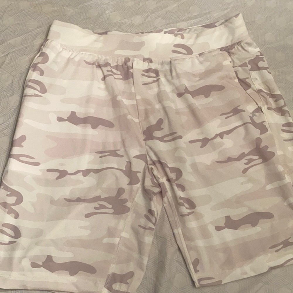 Kenneth Cole Athletic Shorts Medium NWOT